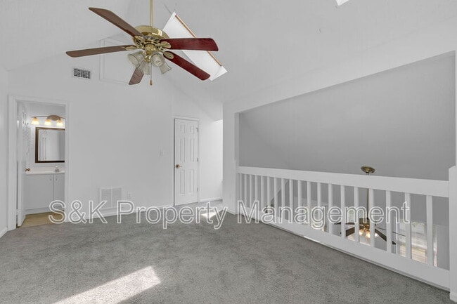 Building Photo - 517 Mary Robert Ln