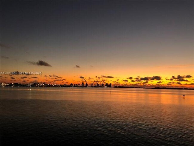 Building Photo - 1331 Brickell Bay Dr