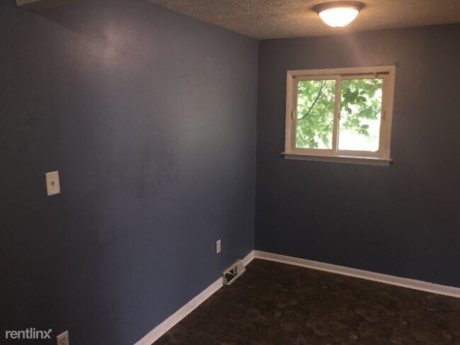 Building Photo - 3 br, 1.5 bath House - 1651 Old Brodhead Road