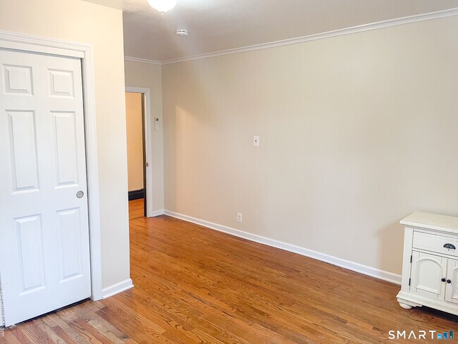 Building Photo - 155 Bouton St