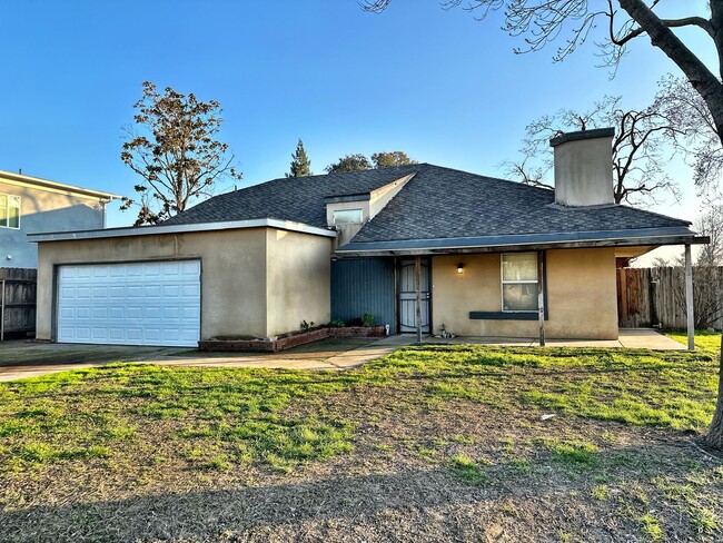 Building Photo - 3511 E Stapp Ave