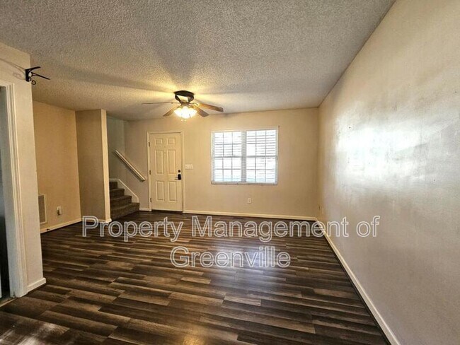 Building Photo - 107 Fowler St