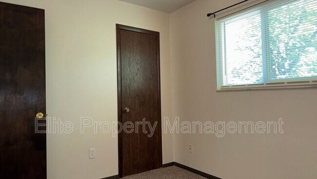 Building Photo - 21 Grissom Pl