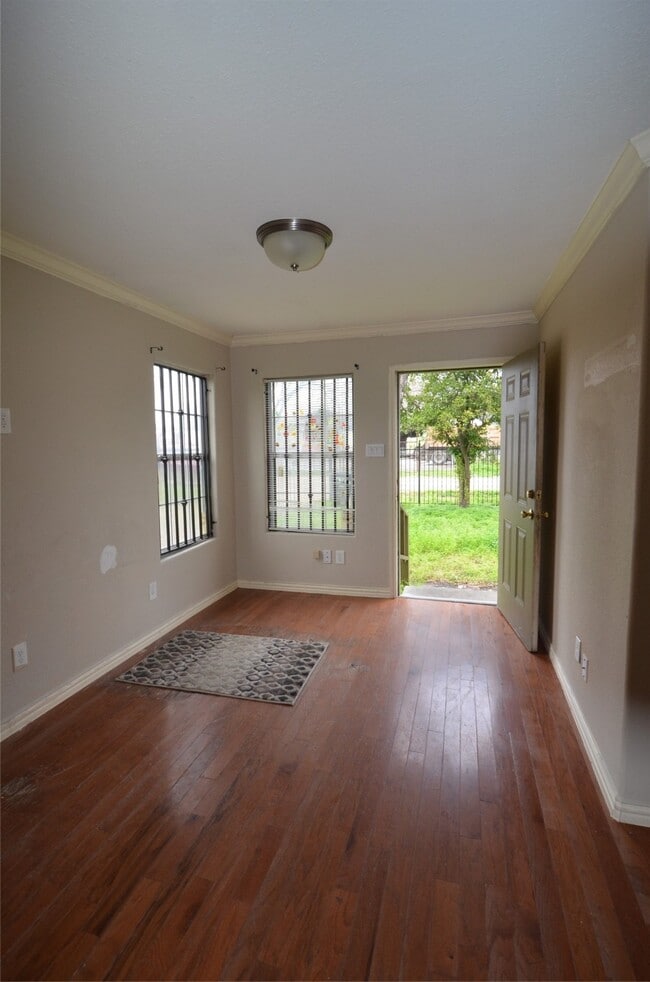 Building Photo - 7326 Eagle Pass St