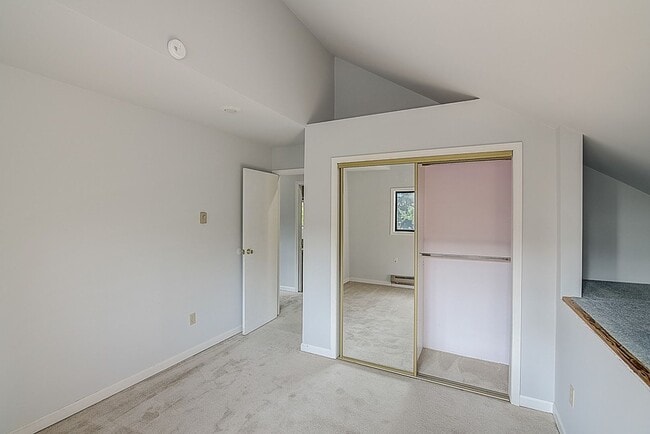 Building Photo - 4 bed/ 2 bath house on 145th St!
