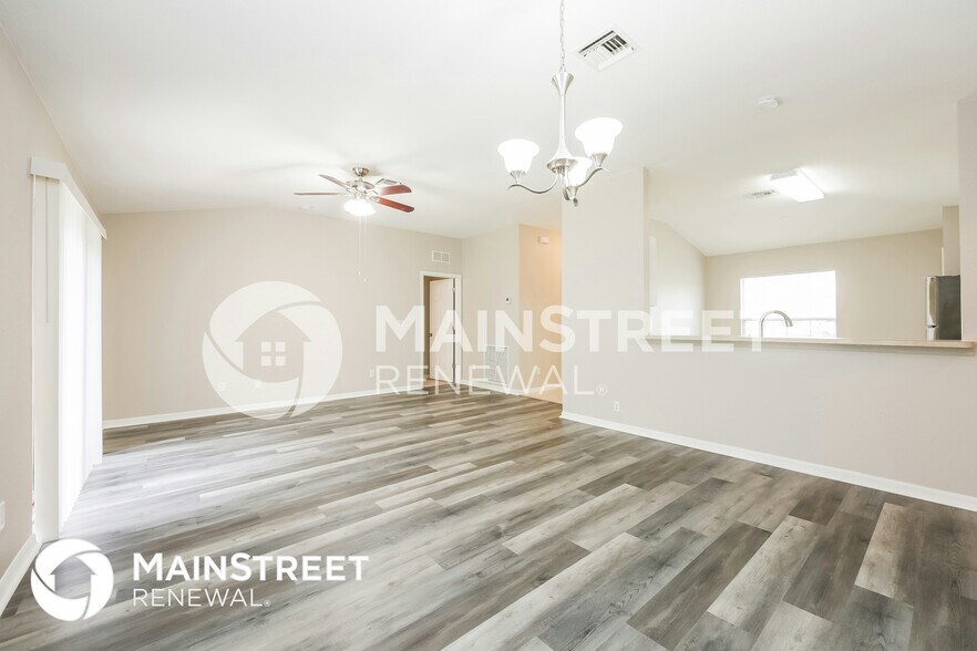 Building Photo - 458 Westdale Ave