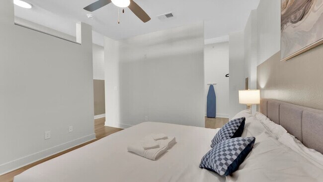 Building Photo - 2901 Indiana St