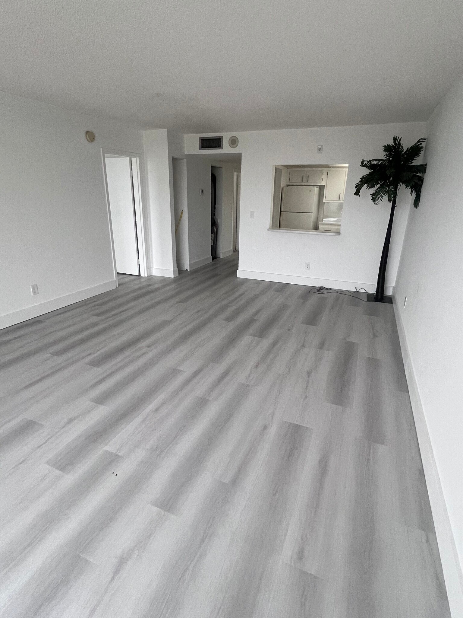 Building Photo - 13499 Biscayne Blvd