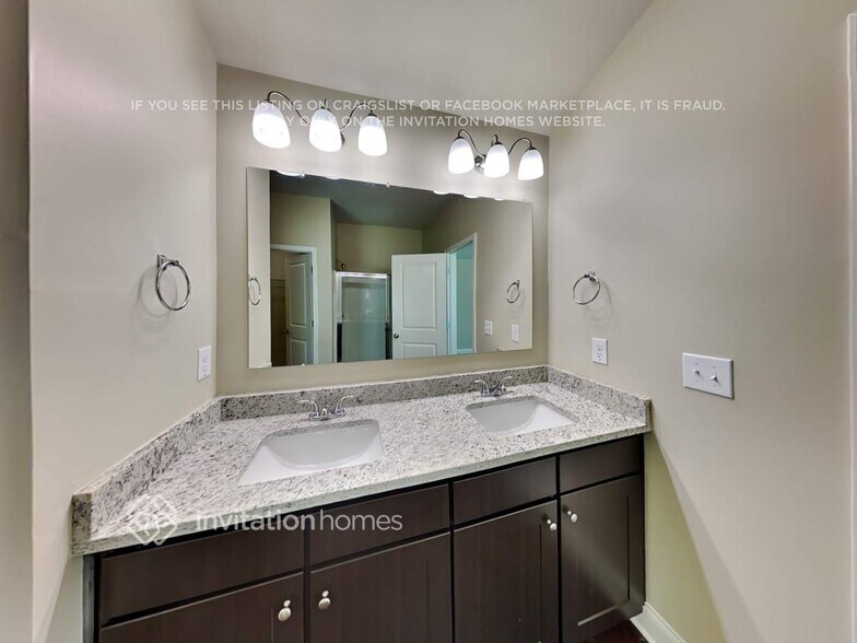 Building Photo - 51 Oak Point Ct