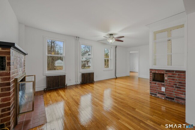 Building Photo - 24 N Main St