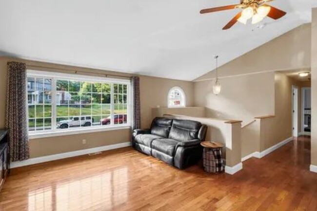 Building Photo - 96 Kilmer Ave