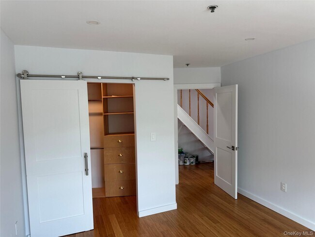 Building Photo - 400 Mt Pleasant Ave