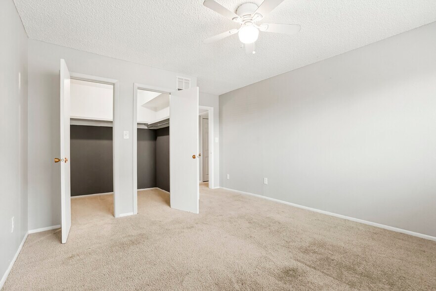 Building Photo - 3855 S Monaco Pky