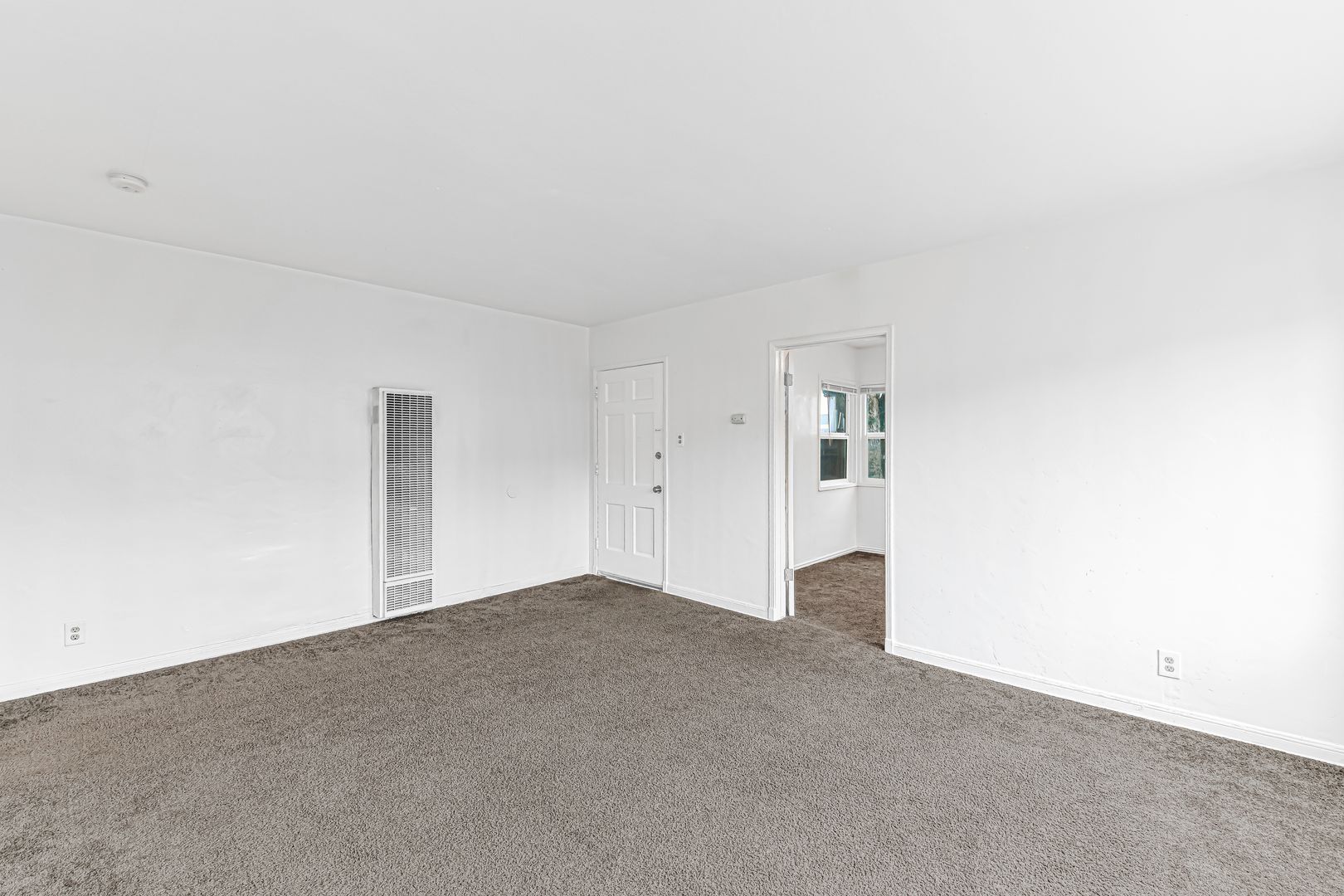 Building Photo - 530 W 9th St