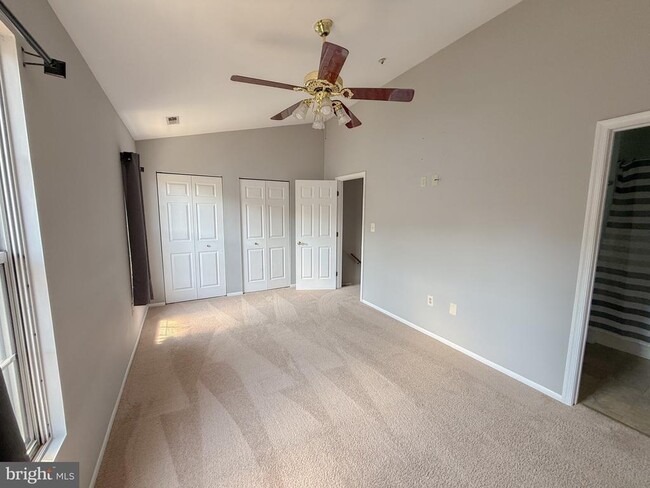 Building Photo - 9424 Sea Breeze Ct