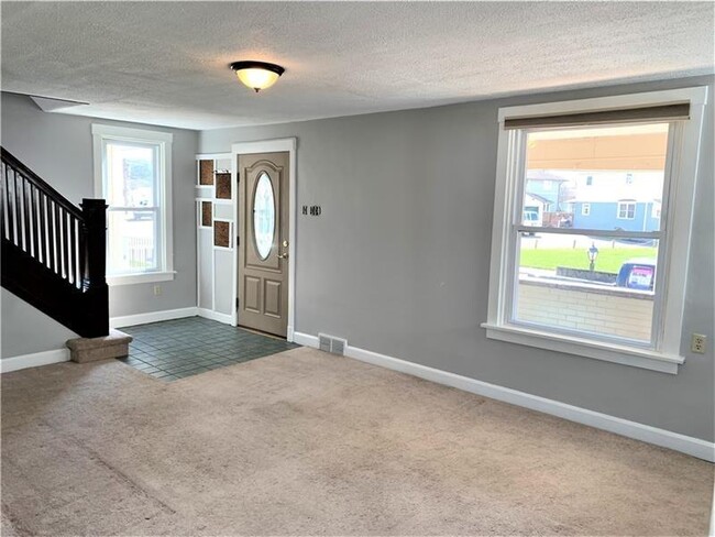 Building Photo - 1459 4th St