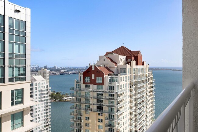 Building Photo - 1200 Brickell Bay Dr
