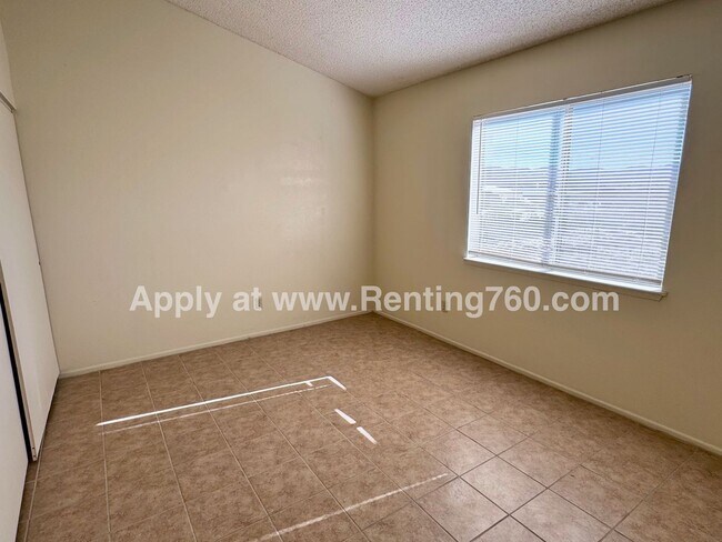 Building Photo - Spacious 2 Bed 1 Bath Home With Indoor Laundry Room