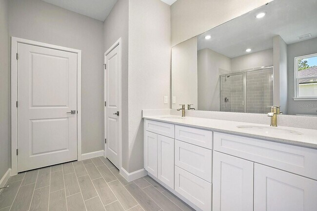 Building Photo - 5096 SW 154 Loop
