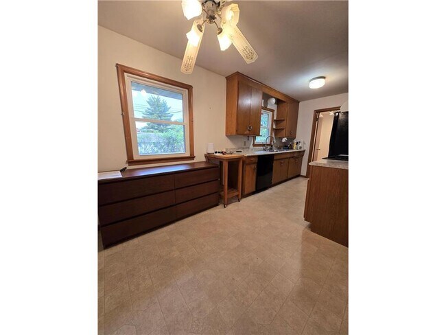 Building Photo - 3209 Welcome Ave N