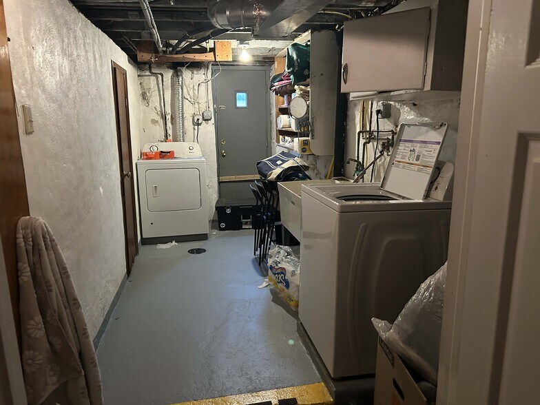 Building Photo - 3405 Ward St