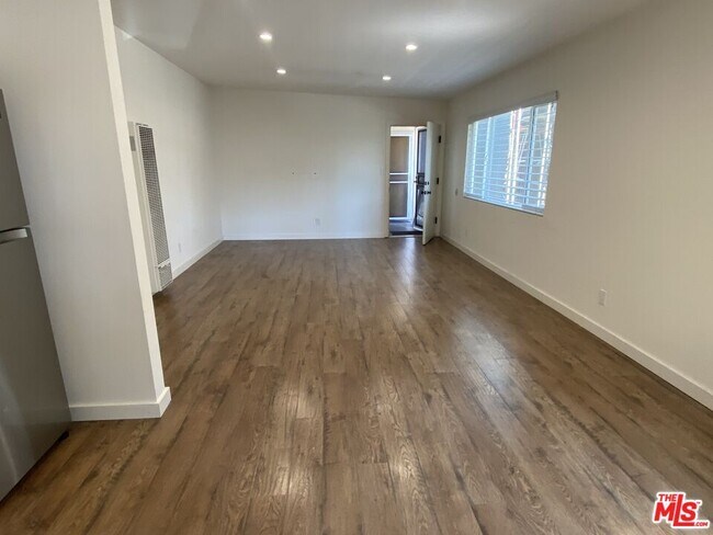 Building Photo - 3332 Helms Ave