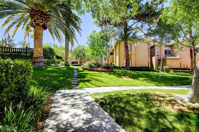 Building Photo - 1713 Sky of Red Dr