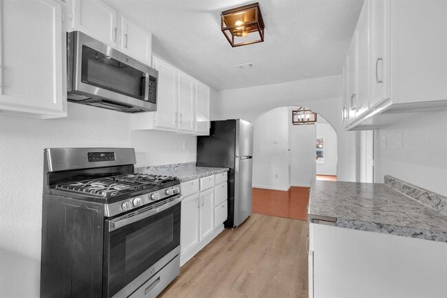 Building Photo - 8503 Rosemary Ln