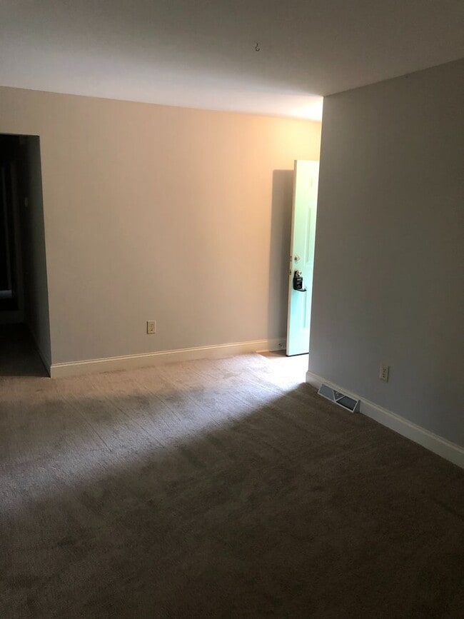 Building Photo - Greer, 3BD/2BA, 1519SF