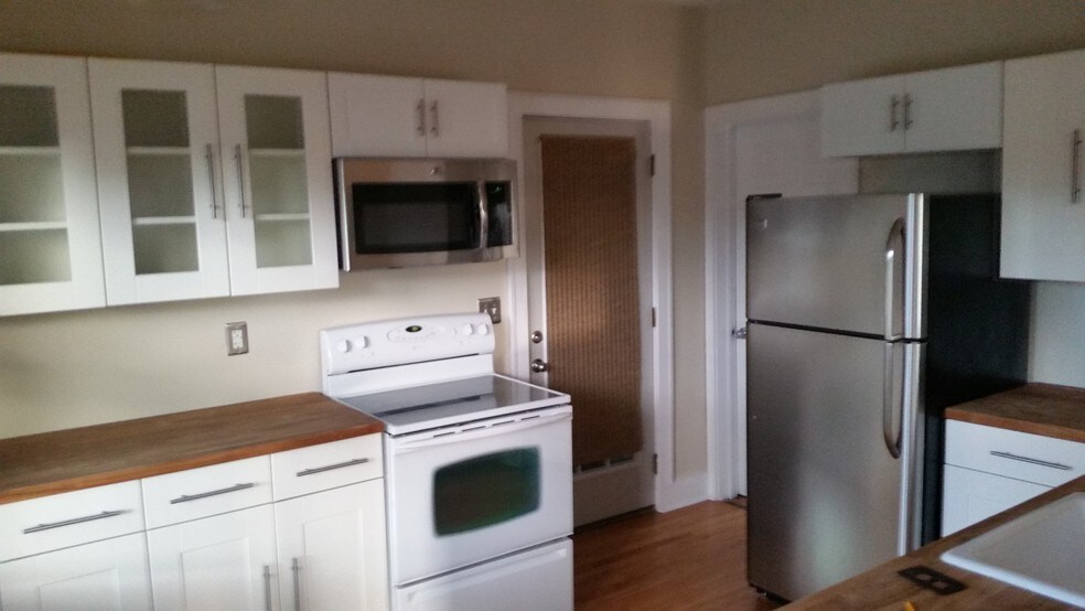 Building Photo - 171 Shotwell Park