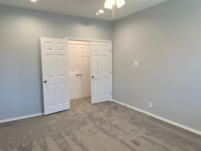 Building Photo - 141 Wright Cove