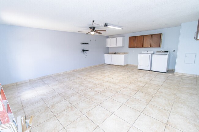 Building Photo - 918 Littleport Ln