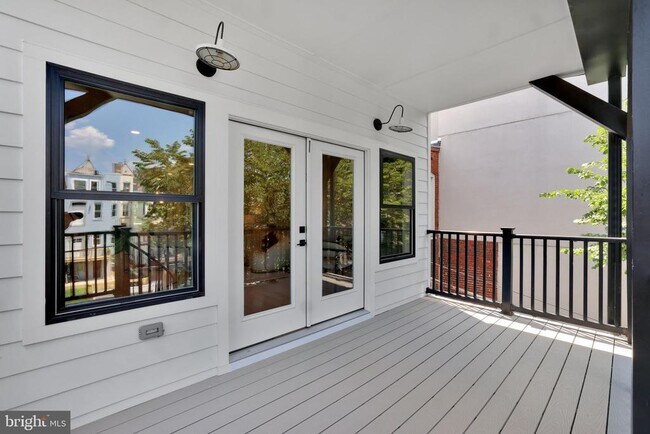 Building Photo - 1329 Irving St NW