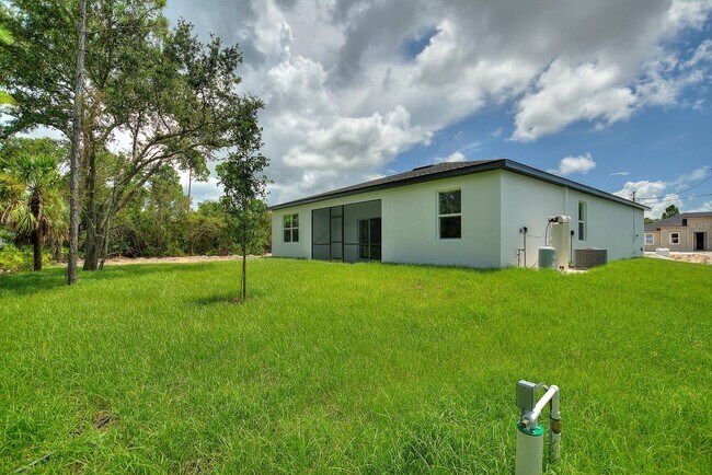Building Photo - 2354 Littlefield Ln