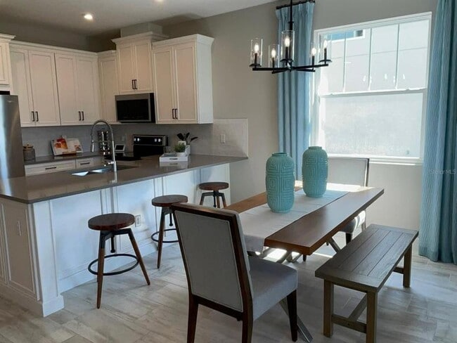 Building Photo - 7768 Clove Hitch Wy