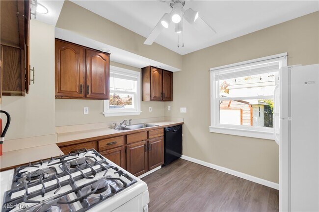 Building Photo - 18901 Renwood Ave