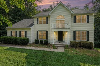 Building Photo - 24 Crestwood Ln