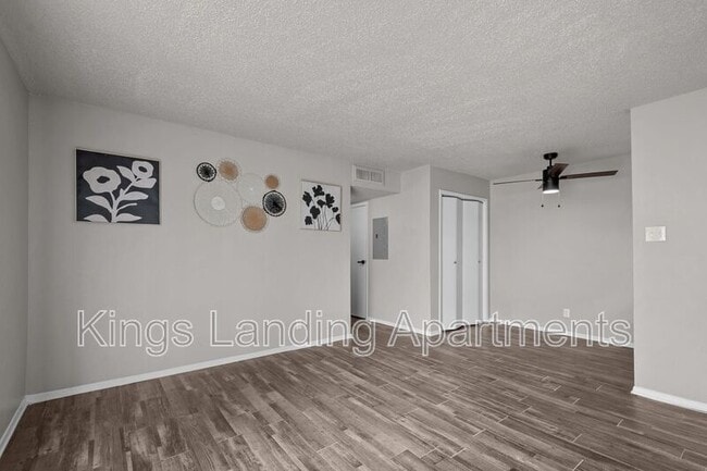 Building Photo - 306 Kings Way Dr