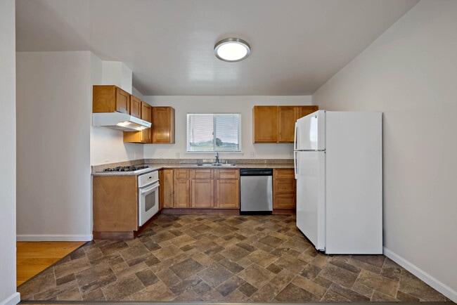 Building Photo - 230 Sanford Ave