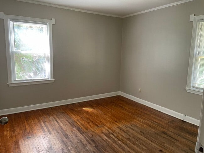 Building Photo - Cozy 2-Bedroom Home with Hardwood Floors & Spacious Yard