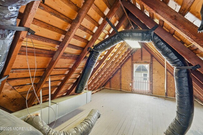 Building Photo - 400 S Main St