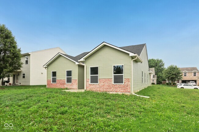 Building Photo - 8355 Fieldfare Way