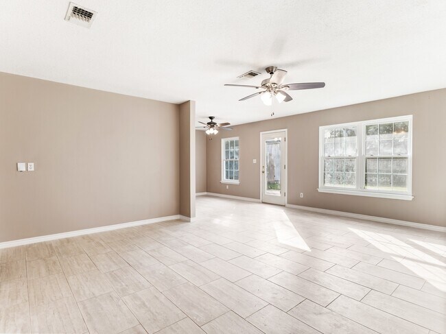 Building Photo - 2208 Gontier Dr