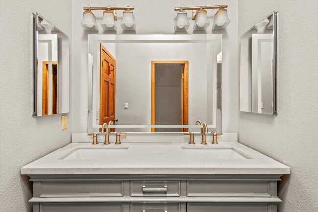 Building Photo - 2055 Faraway Rd