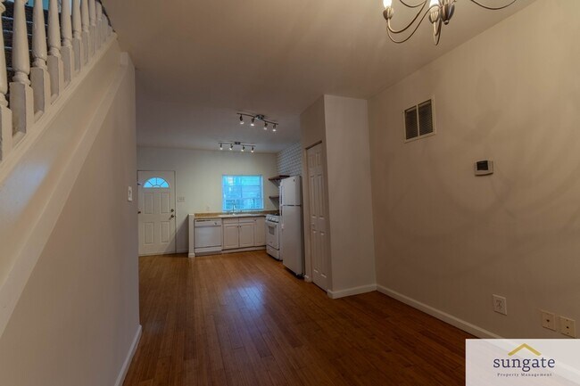 Building Photo - 341 E 27th St