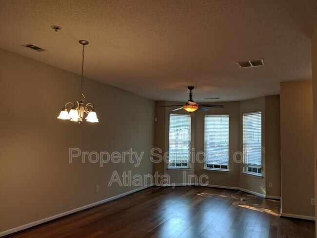 Building Photo - 2265 Nicole Dr