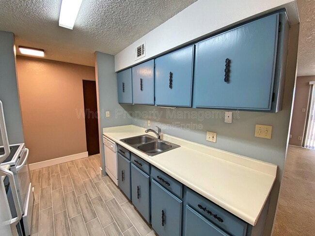 Building Photo - 7335 E Quincy Ave