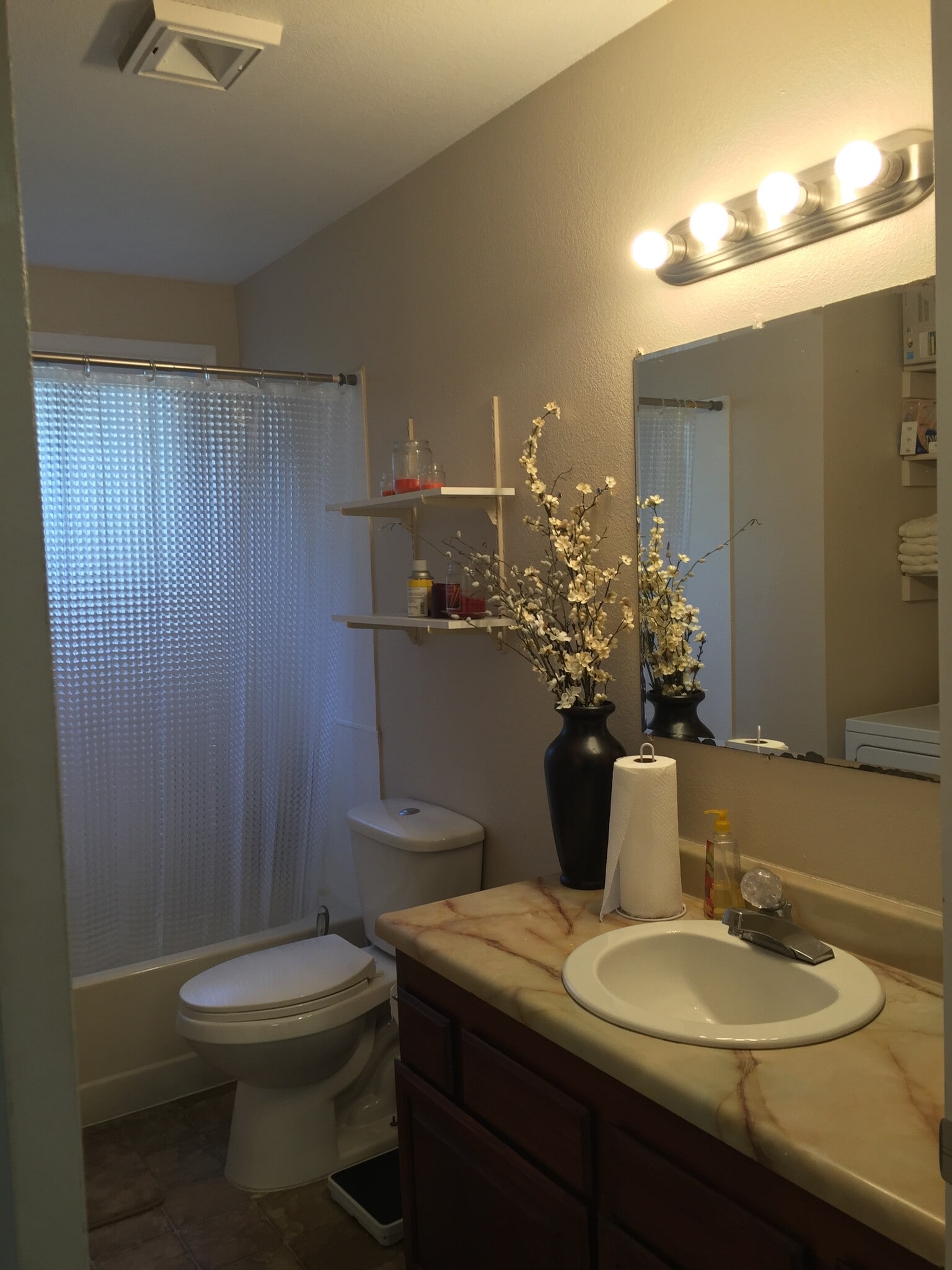 Building Photo - 2536 Forest Park Dr