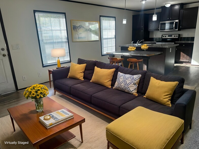 Building Photo - 2299 Wellington Green Dr