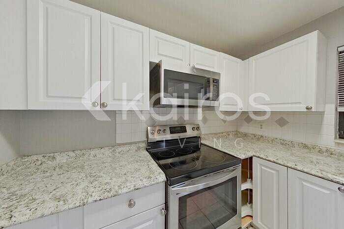 Building Photo - 1635 Jamaica St